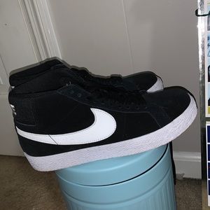 Nike SB Blazer Mids